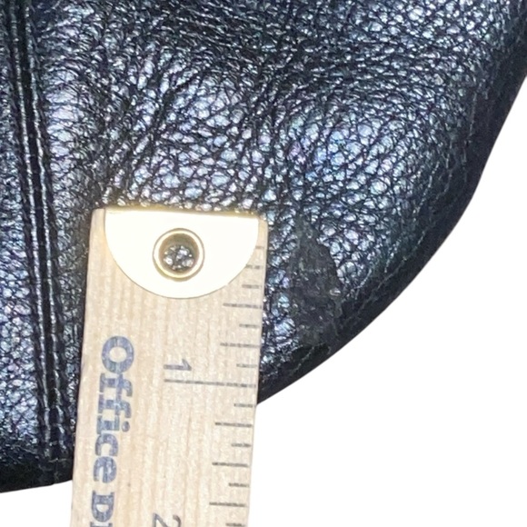 Vintage pebbled leather GUESS bag in black - Picture 8 of 8